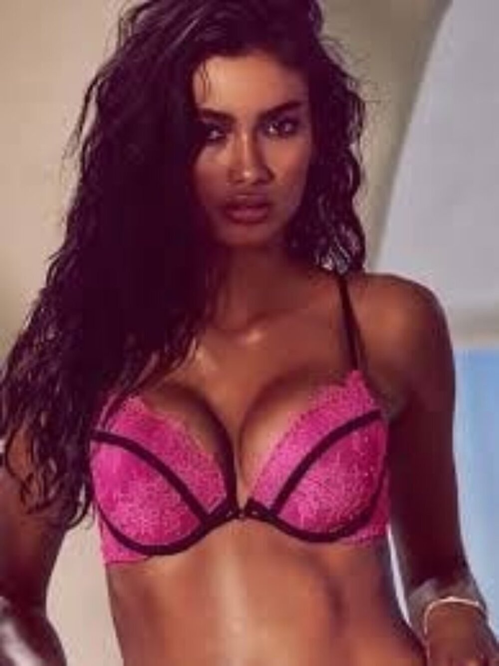 Victoria’s Secret Push Up Bra 32DDD Pink Lace Plunge Underwire Convertible
